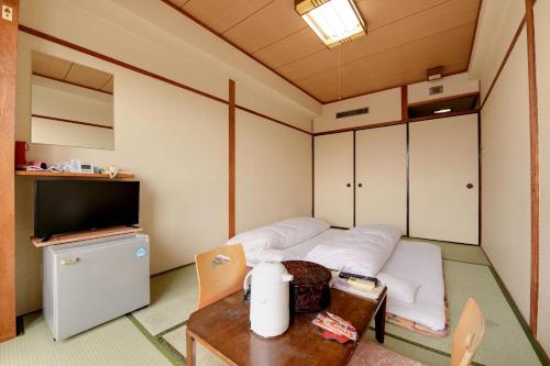 room detail thumbnail 1