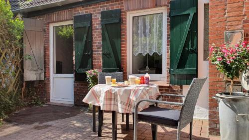 FeWo-Butze 2 mit Terrasse in Dornumersiel, Deutschland