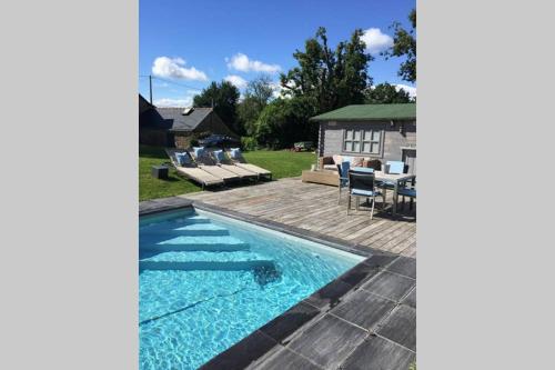 Maison piscine privée et chauffée à 30 min de Vannes gîte à louer Béganne