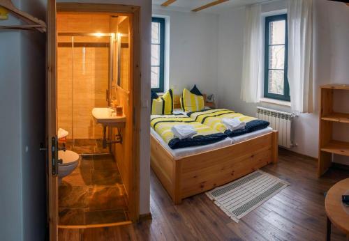 1 queen bed