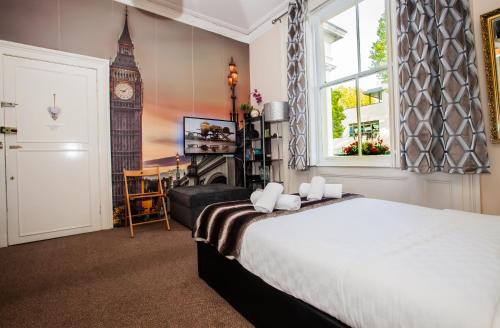 Pimlico Central London Suite near Victoria, Londyn