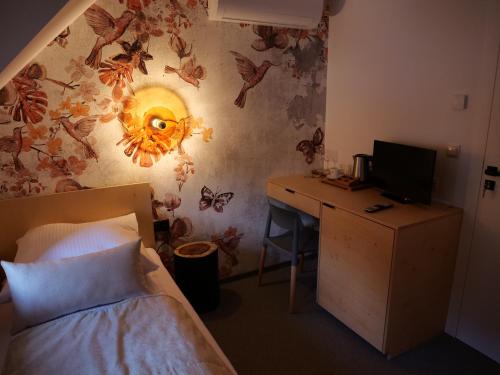 1 twin bed