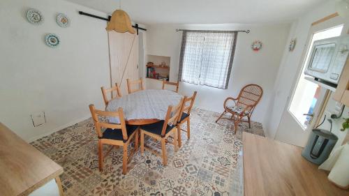 Kilátás a tóra Apartman - image 8