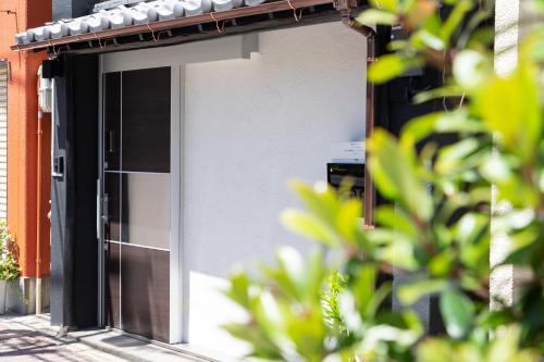 My Home in Tokyo, Tokio