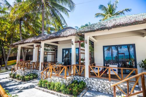 Exterior view, Paradise Resort Doc Let - All Inclusive in Doc Let