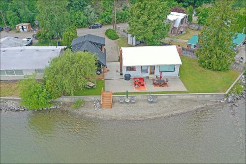 Lake Level Cottages