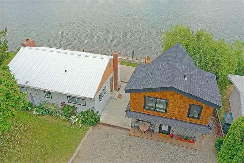 Lake Level Cottages - main image