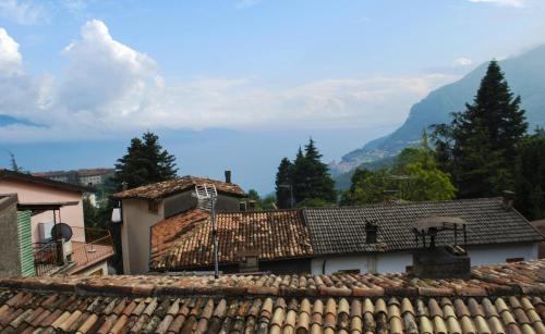 Apartment with Lake View