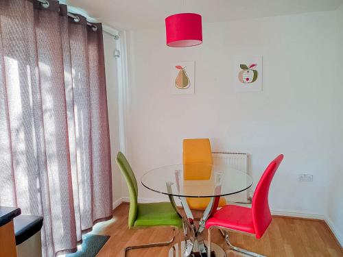 Airport Lounge - 3 Bed - 6 Persons - image 5