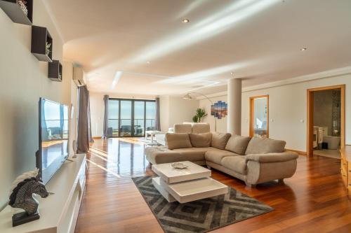 Canhas Views Canhas Views