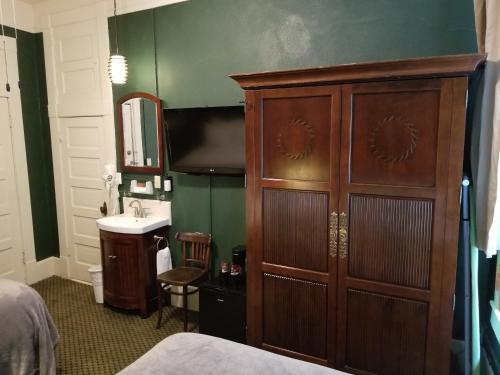 1905 Basin Park Hotel - main image