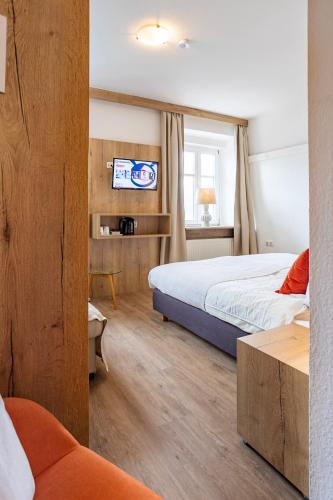 1 queen bed