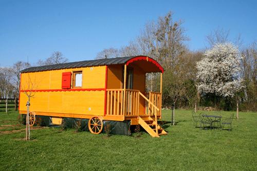 Roulotte Poulette gîte à louer Mortagne-au-Perche
