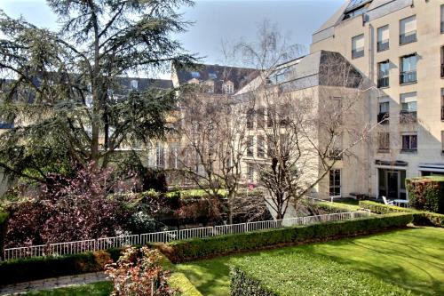 Assia & Nathalie - Luxury B&B MARAIS, Paris (photo 10)