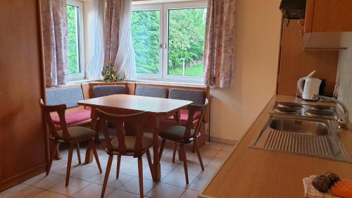 Kitchen, Seegasthof zur Landeroith in Weyregg Am Attersee