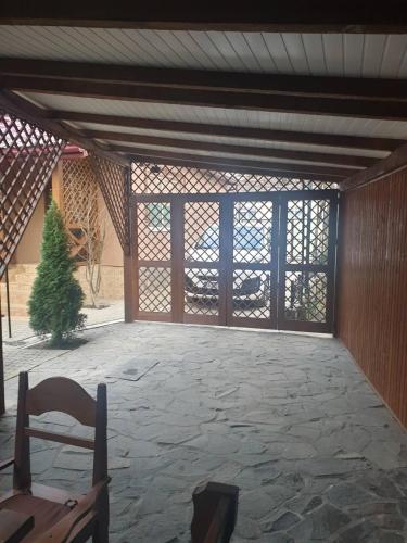 Bejárat, Садиба "У Юлії" (Садиба "У Юліі") in Szolyva