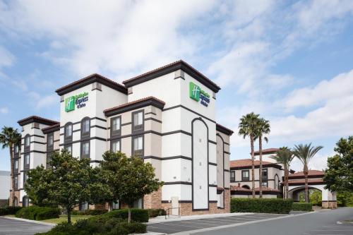 Holiday Inn Express Ontario an IHG Hotel
