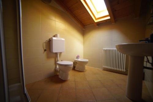 Bathroom, Agriturismo Il Sole in Rivarolo Del Re Ed Uniti