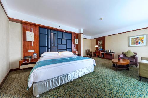 room detail thumbnail 1