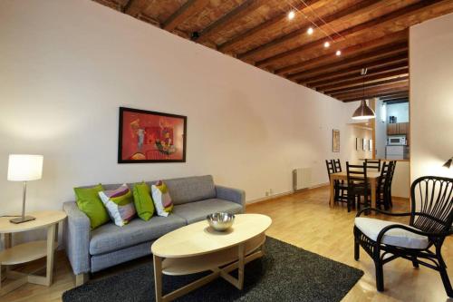 Beautiful apartment in Eixample - image 3