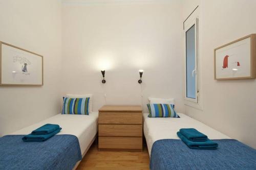 Beautiful apartment in Eixample - image 5