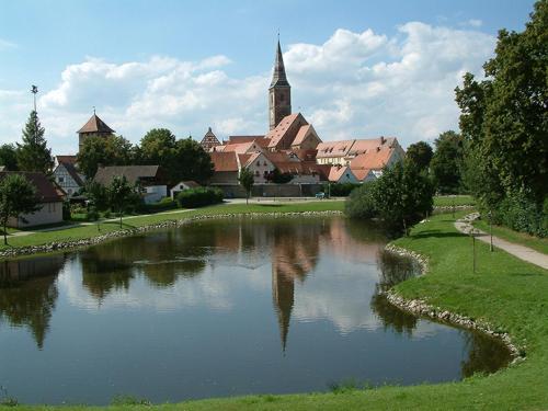 Vaatamisväärsus lähikonnas, Landgasthaus Zum Mönchshof (Landgasthaus Zum Monchshof) in Wolframs-Eschenbach