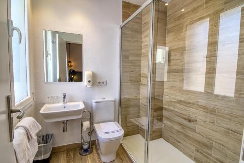 Hostal La Isla - image 11