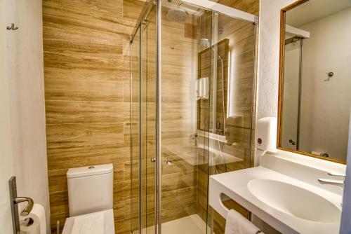 Hostal La Isla - image 9