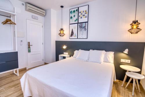 Hostal La Isla - image 3