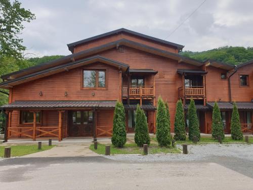 Apartmani,kucice DRINA-BOK - Ljubovija