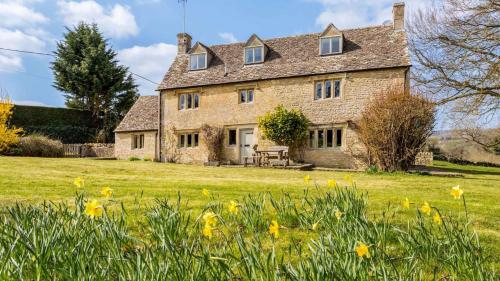 Stunning Cotswold Hills Retreat By Gloucestershire