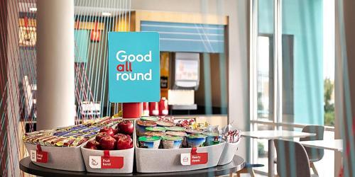avid hotels - Bentonville - Rogers an IHG Hotel - image 9