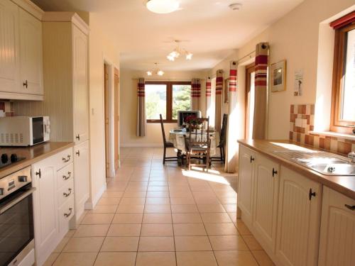 Rocky Mountain View Cottage - image 5