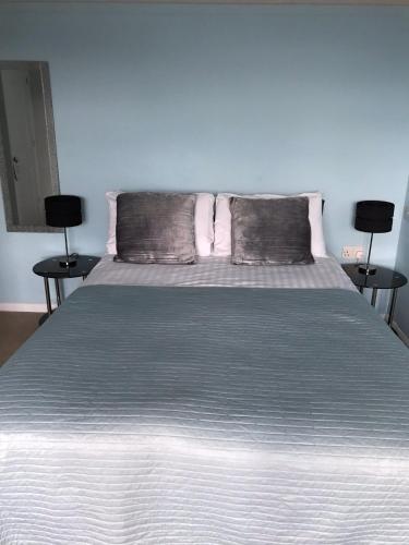 1 double bed