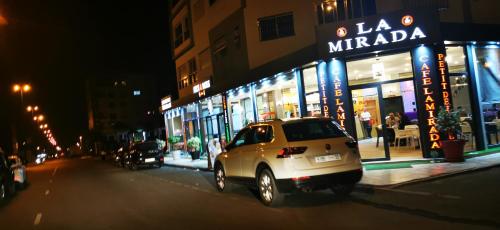 숙소 외관, H3 in 엘 호우다