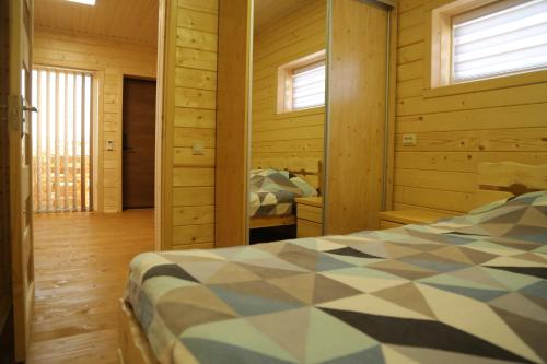 Домик у пруда Бирючий Apartment - image 6