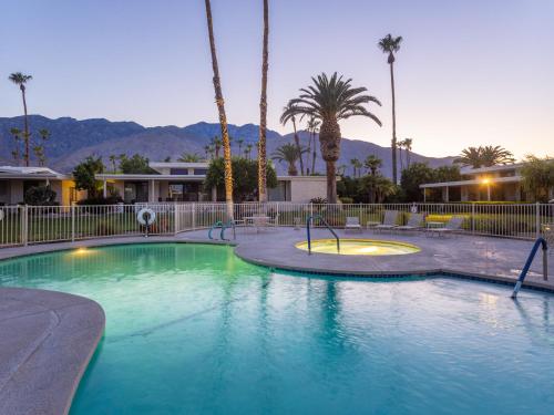 Sunshine Palms - main image