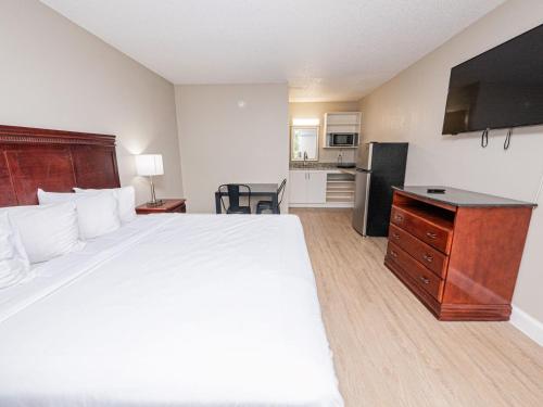 Stayable Suites Lakeland