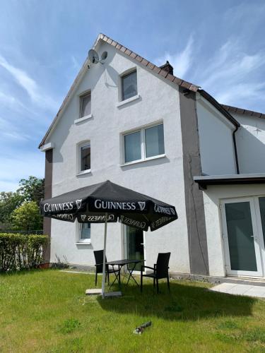 W1 - Kontaktloser 24h CHECK IN, W-LAN, Netflix, Parkplatz, Küche, Boxspring-Bett