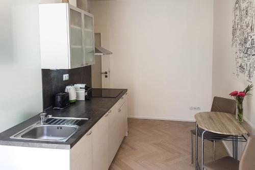 ONSITE Free Garage Parking, 10min Centre by Bus, Praha (fotografie 5)