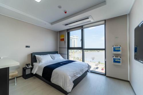 Superior Double Room with Lake View