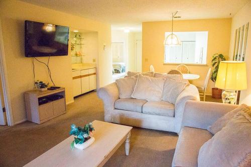 Clubview Country Club Condo - image 5