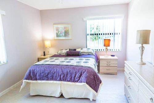 Charming 2 bedroom 2 bath condo! - image 5