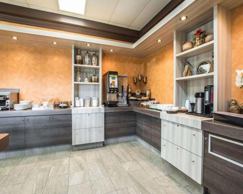 ห้องอาหาร, Econo Lodge Inn & Suites in มงต์มาญี (ควิเบก)