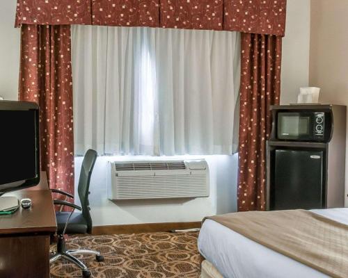 PREMIER EXTENDED STAY HOBBS - Tap to explore photos