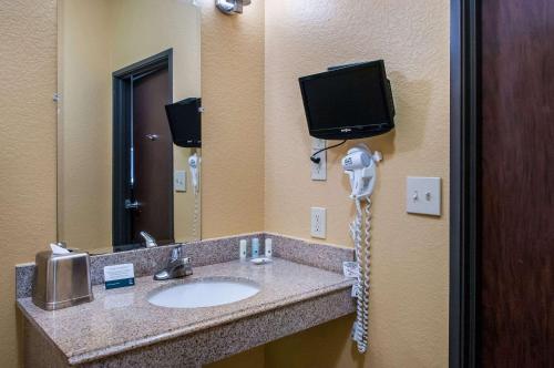 Quality Inn & Suites Slidell