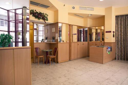 City Hotel Pilvax - image 5