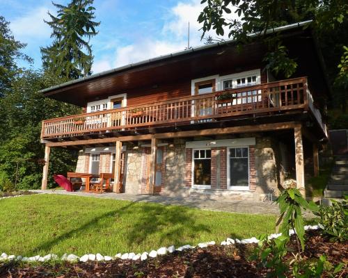 2 bedrooms, 5 beds