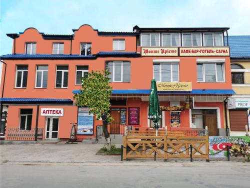 Udvendig, Monte-Kristo Hotel in Kamenets Podolskiy