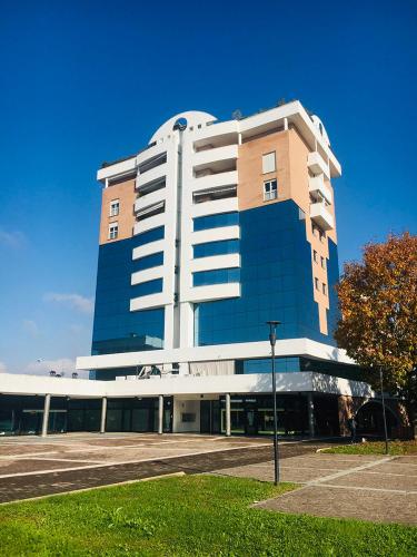 Exterior view, Crystal Tower M&M in Treviolo